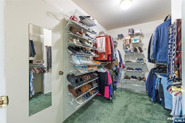 19 Indian Field Court, Mahwah, NJ 07430