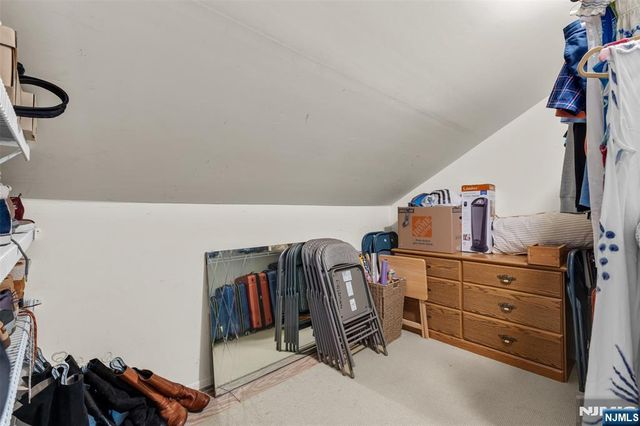 19 Indian Field Court, Mahwah, NJ 07430