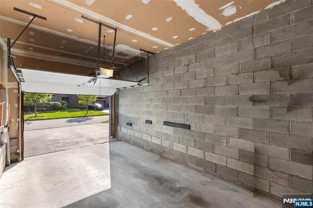 19 Indian Field Court, Mahwah, NJ 07430