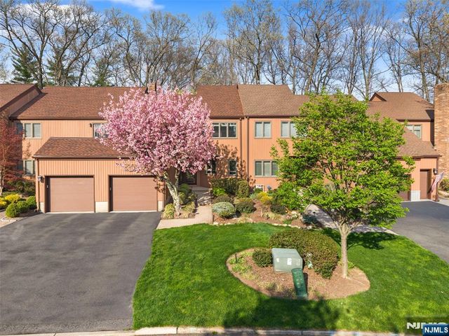 19 Indian Field Court, Mahwah, NJ 07430