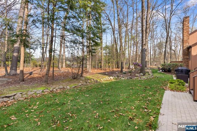 19 Indian Field Court, Mahwah, NJ 07430