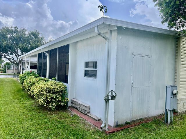 4541 NW 67th Place P-11, Coconut Creek, FL 33073