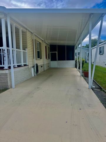 4541 NW 67th Place P-11, Coconut Creek, FL 33073