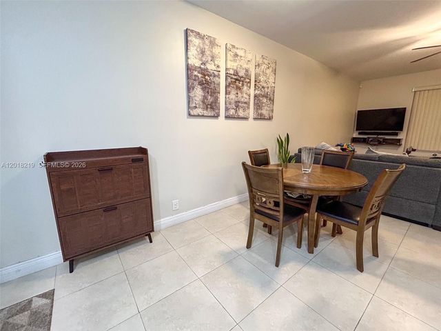 2042 Madeira Dr, Weston, FL 33327