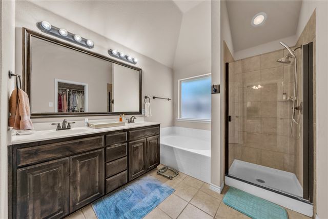 1321 Lauren Lane, Granbury, TX 76048