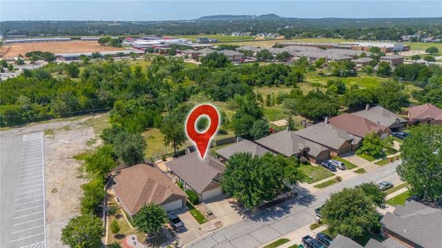 1321 Lauren Lane, Granbury, TX 76048