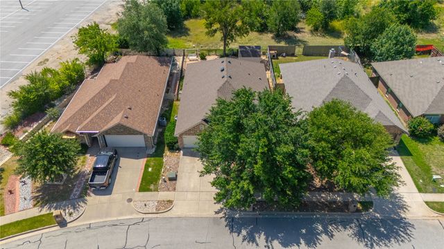 1321 Lauren Lane, Granbury, TX 76048