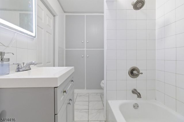 1922 Barnett St, Rahway City, NJ 07065