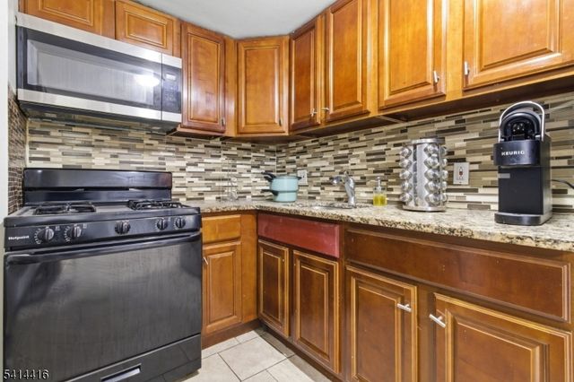 1922 Barnett St, Rahway City, NJ 07065