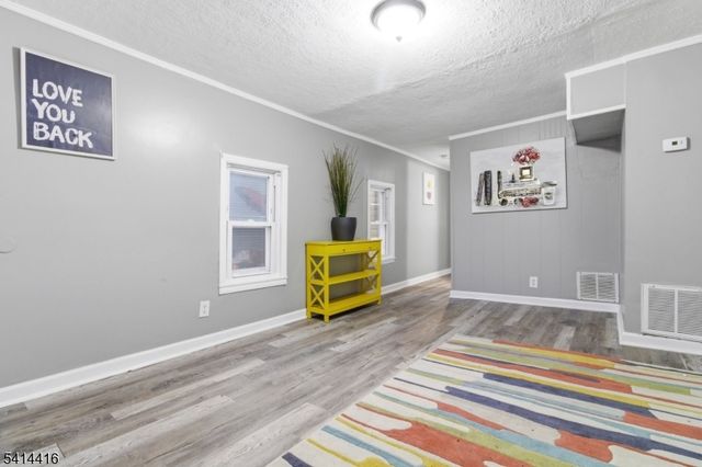 1922 Barnett St, Rahway City, NJ 07065