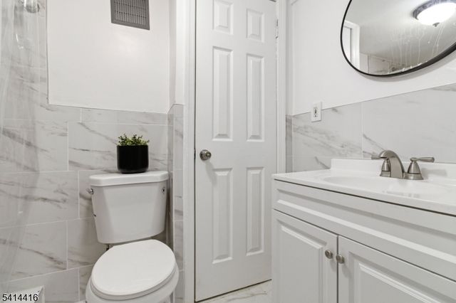 1922 Barnett St, Rahway City, NJ 07065