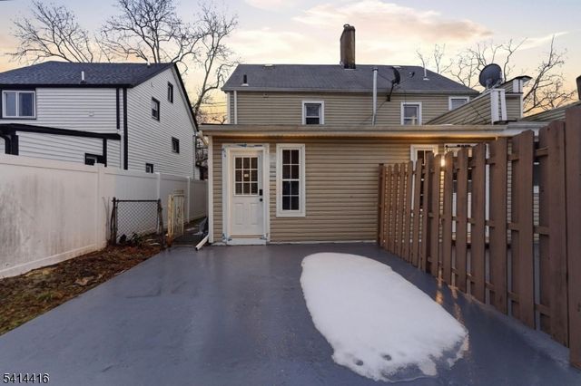 1922 Barnett St, Rahway City, NJ 07065