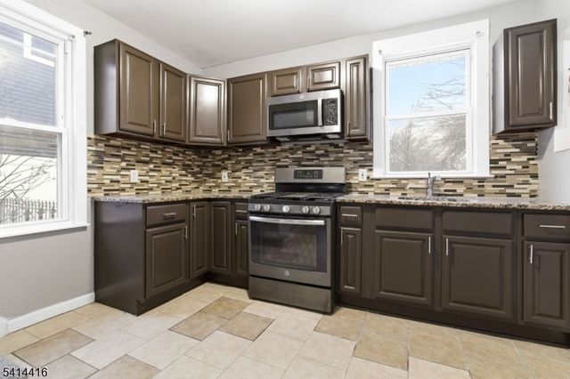 1922 Barnett St, Rahway City, NJ 07065