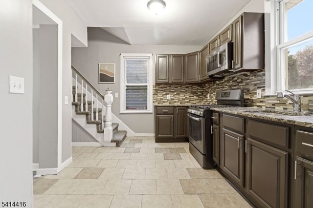 1922 Barnett St, Rahway City, NJ 07065