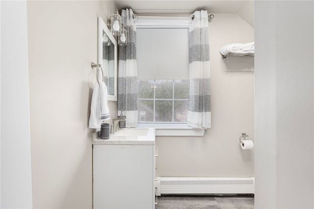 13 Vaughan Avenue, Newport, RI 02840