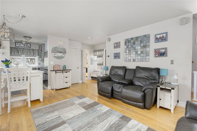 13 Vaughan Avenue, Newport, RI 02840