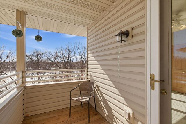 9225 Medicine Lake Road 309B, Golden Valley, MN 55427