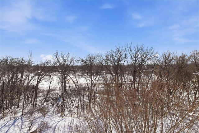 9225 Medicine Lake Road 309B, Golden Valley, MN 55427