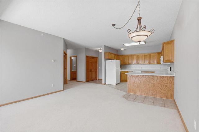 9225 Medicine Lake Road 309B, Golden Valley, MN 55427