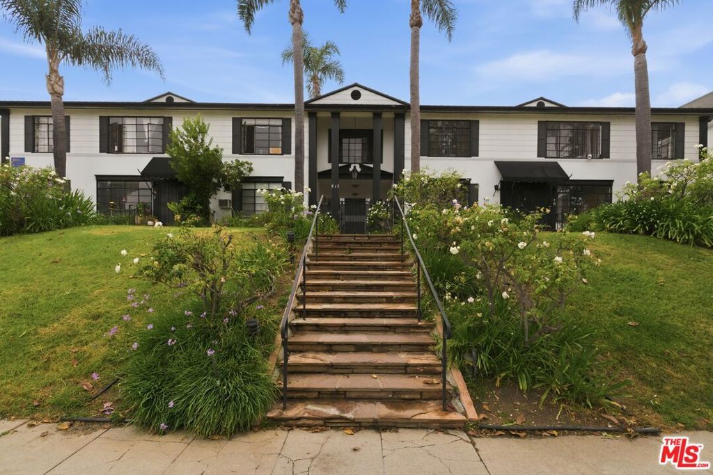 817 S Windsor Boulevard, Los Angeles, CA 90005 — exterior