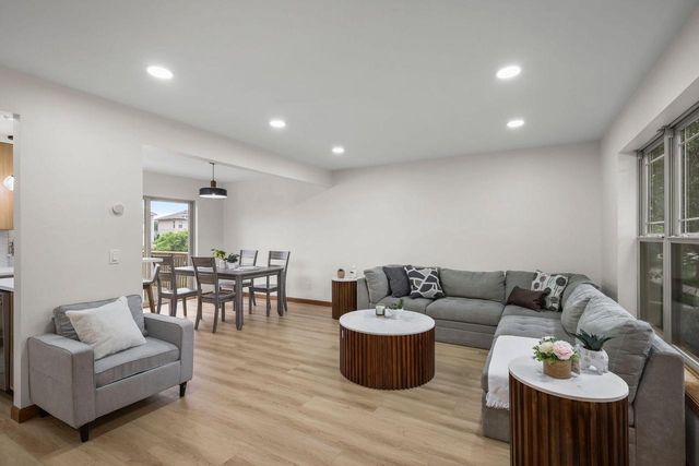 7026 Heather Glen DRIVE, Madison, WI 53719