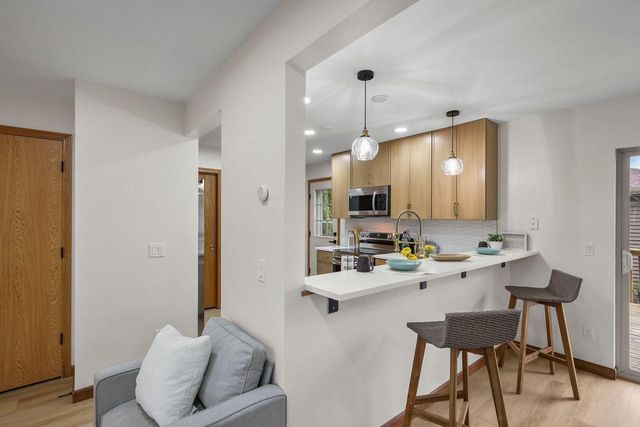 7026 Heather Glen DRIVE, Madison, WI 53719