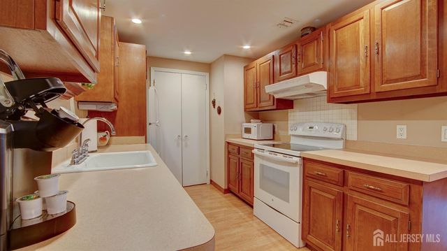 130 Plymouth Lane D, Monroe, NJ 08831