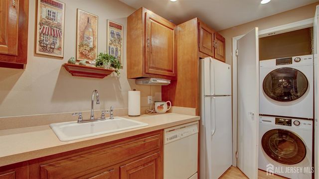 130 Plymouth Lane D, Monroe, NJ 08831