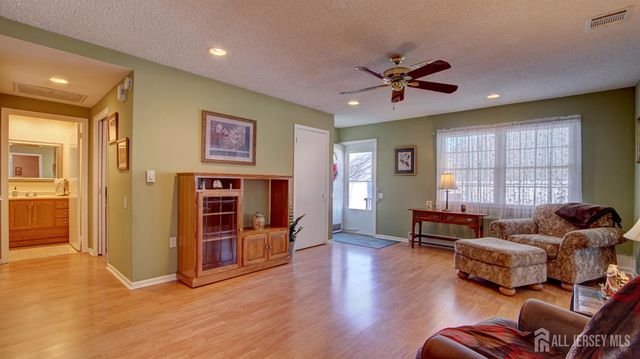 130 Plymouth Lane D, Monroe, NJ 08831