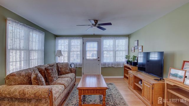 130 Plymouth Lane D, Monroe, NJ 08831