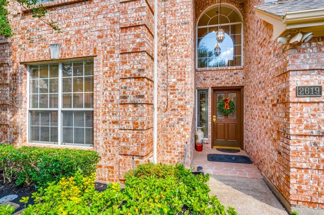 2619 Hidden Ridge Drive, Arlington, TX 76006