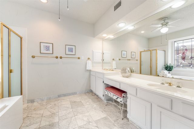 2619 Hidden Ridge Drive, Arlington, TX 76006