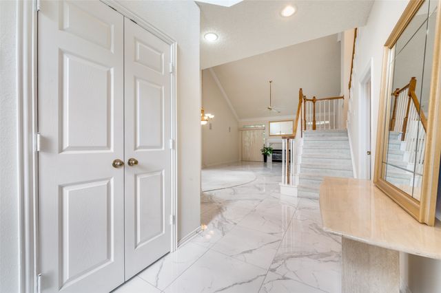 2619 Hidden Ridge Drive, Arlington, TX 76006
