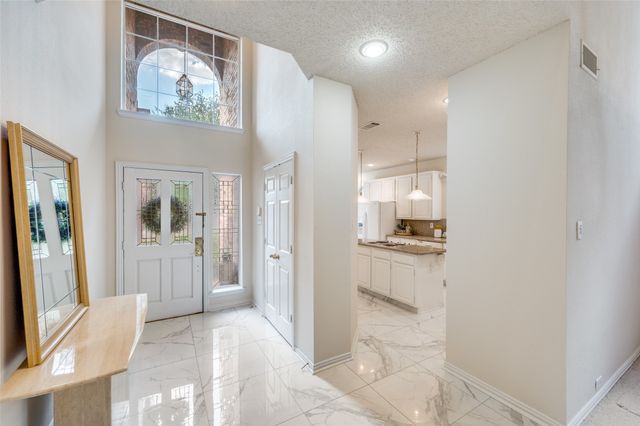 2619 Hidden Ridge Drive, Arlington, TX 76006