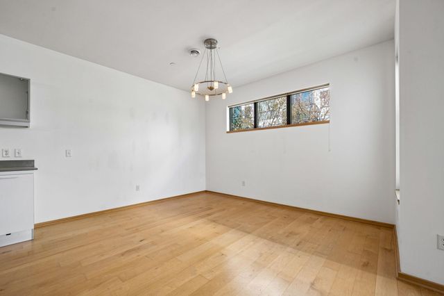 2818 Aldrich Avenue S 105, Minneapolis, MN 55408