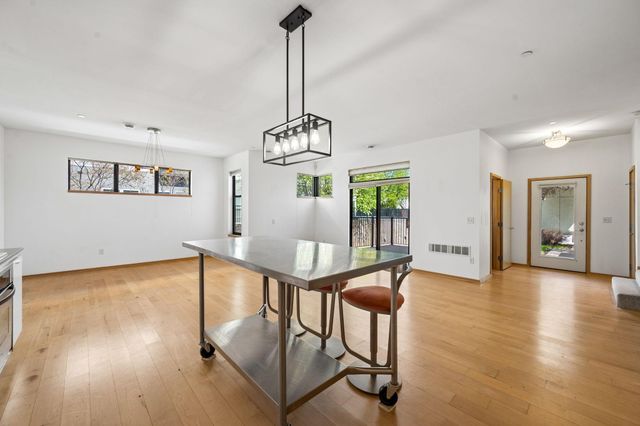 2818 Aldrich Avenue S 105, Minneapolis, MN 55408