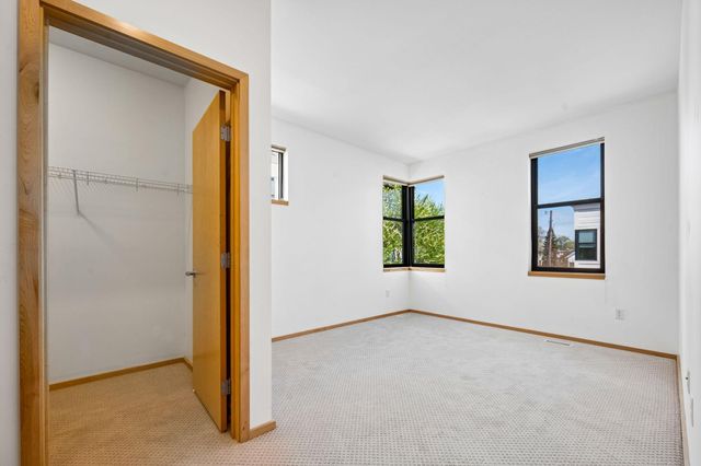 2818 Aldrich Avenue S 105, Minneapolis, MN 55408