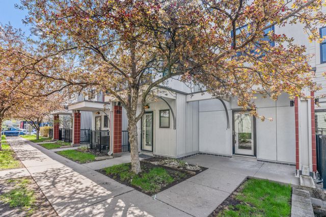 2818 Aldrich Avenue S 105, Minneapolis, MN 55408