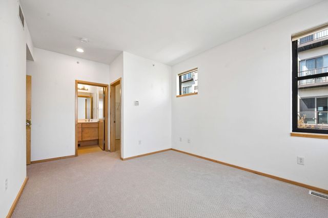 2818 Aldrich Avenue S 105, Minneapolis, MN 55408