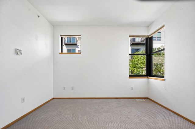 2818 Aldrich Avenue S 105, Minneapolis, MN 55408