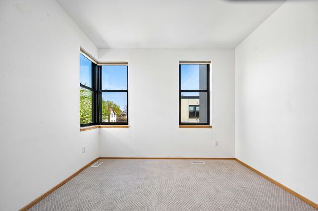 2818 Aldrich Avenue S 105, Minneapolis, MN 55408