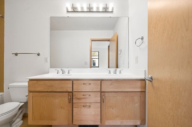 2818 Aldrich Avenue S 105, Minneapolis, MN 55408