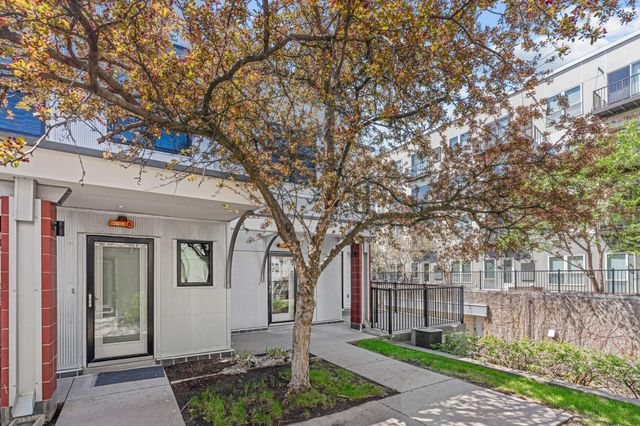 2818 Aldrich Avenue S 105, Minneapolis, MN 55408