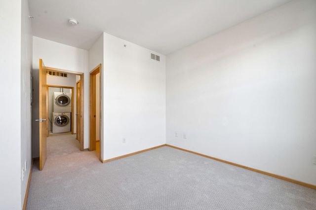 2818 Aldrich Avenue S 105, Minneapolis, MN 55408