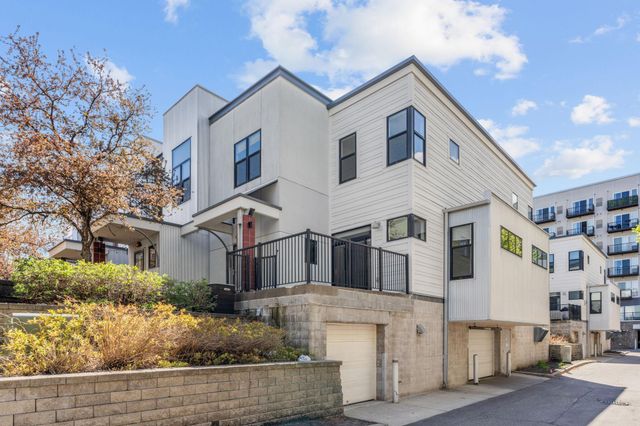2818 Aldrich Avenue S 105, Minneapolis, MN 55408