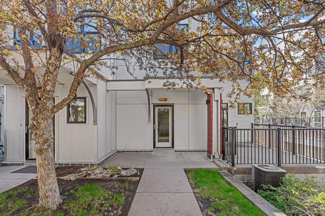 2818 Aldrich Avenue S 105, Minneapolis, MN 55408