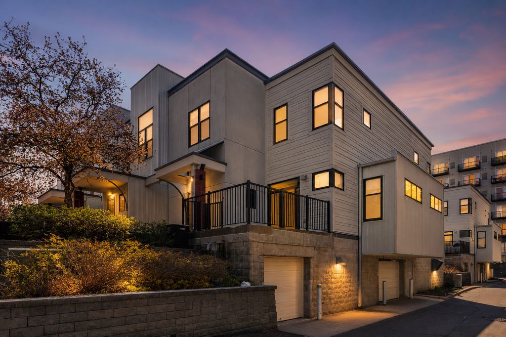 2818 Aldrich Avenue S 105, Minneapolis, MN 55408