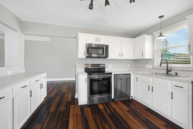 2054 Lake Pointe Drive, Little Elm, TX 75068