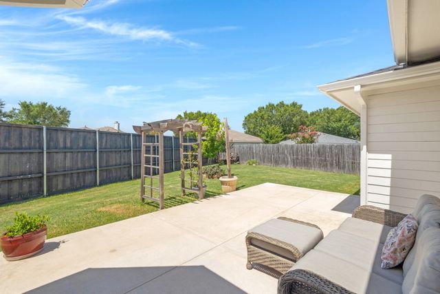 2054 Lake Pointe Drive, Little Elm, TX 75068