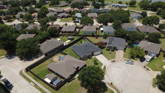 2054 Lake Pointe Drive, Little Elm, TX 75068